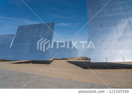 熔鹽塔式太陽能發電廠 121505590