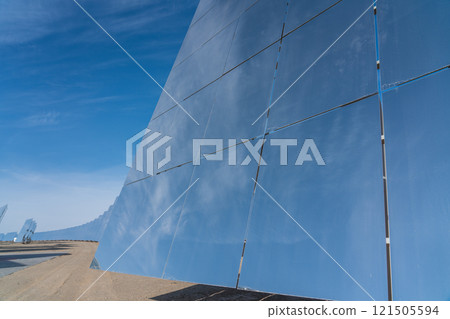 熔鹽塔式太陽能發電廠 熔鹽塔式太陽能發電廠 121505594