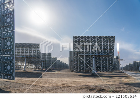 熔鹽塔式太陽能發電廠 121505614