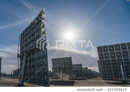 熔鹽塔式太陽能發電廠 121505615