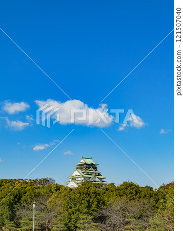 Osaka Castle under the blue sky History Osaka Castle under the blue sky History 121507040