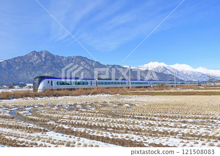 大ito線特急Azusa冬季前往北阿爾卑斯山腳 大ito線特急Azusa冬季前往北阿爾卑斯山腳 121508083
