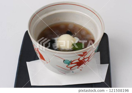 Zenzai topped with ice cream Zenzai topped with ice cream 121508196