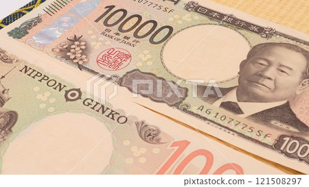 日本新版10000日圓紙幣特寫 121508297