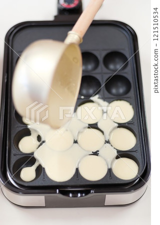 章魚燒機上的手推車!美味的時刻開始了 章魚燒機上的手推車!美味的時刻開始了 121510534