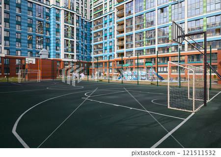 A Modern Urban Sports Court in an Apartment Complex with excellent facilities for activities A Modern Urban Sports Court in an Apartment Complex with excellent facilities for activities 121511532