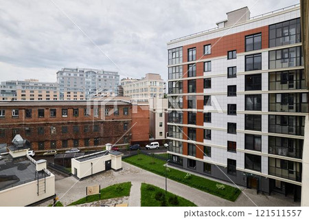 Modern Urban Architecture Within a Vibrant City Landscape and Its Dynamic Features Modern Urban Architecture Within a Vibrant City Landscape and Its Dynamic Features 121511557
