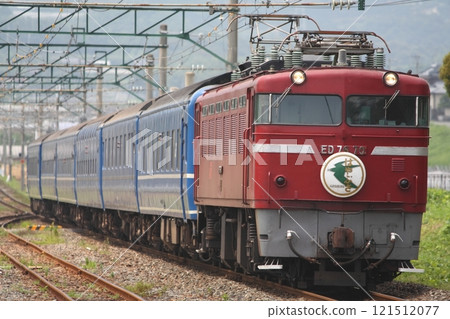 Kagoshima Main Line Ueki Station Sleeper Express "Hayabusa" ED76+14 series sleeper car 121512077