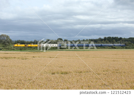 Royal Express Hokkaido heading for Wakkanai during the harvest season THE ROYAL EXPRESS Royal Express Hokkaido heading for Wakkanai during the harvest season THE ROYAL EXPRESS 121512423