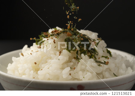 Sprinkle furikake on rice Sprinkle furikake on rice 121513021