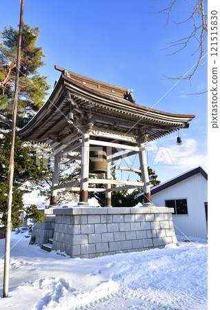 拍攝北海道北斗市熱德山醍醐寺境內的冬季風景 拍攝北海道北斗市熱德山醍醐寺境內的冬季風景 121515830