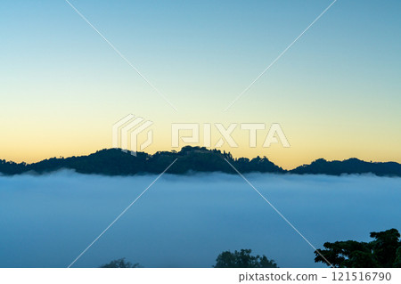 [Japan's 100 Famous Castles] Tsuwano Castle Ruins Floating in the Sea of Autumn Clouds 1, Tsuwano Town, Kashima Prefecture 121516790