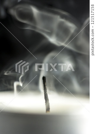 Blown out candle 121517158