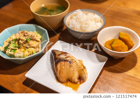 照燒鰤魚蛋套餐 照燒鰤魚蛋套餐 121517474