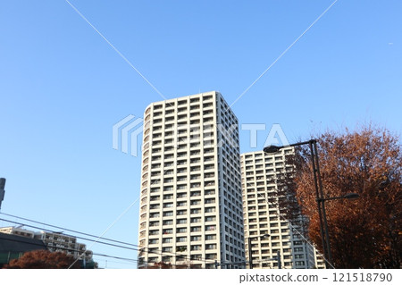 Toyama townscape 121518790