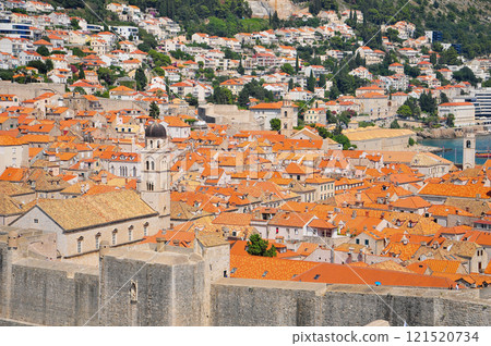 從城牆上欣賞杜布羅夫尼克的美景 121520734