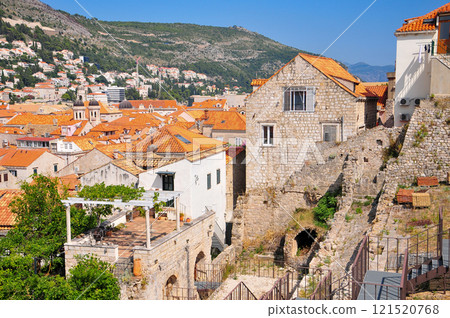 A beautiful view of Dubrovnik from the city walls 121520768