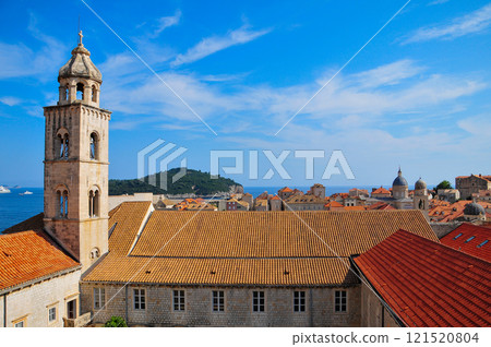 A beautiful view of Dubrovnik from the city walls 121520804