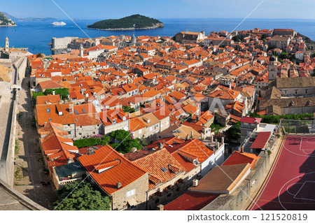 A beautiful view of Dubrovnik from the city walls A beautiful view of Dubrovnik from the city walls 121520819