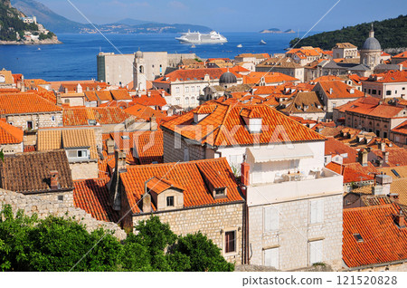 A beautiful view of Dubrovnik from the city walls A beautiful view of Dubrovnik from the city walls 121520828