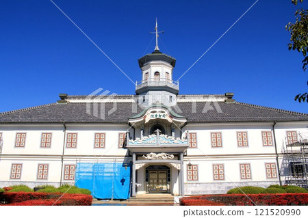 Former prefecture school building 121520990