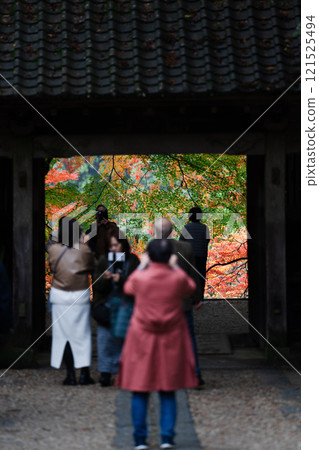 Autumn leaves at Kosenji Temple in Korankei 121525494