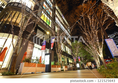 大阪大廣場在晚上 121525643