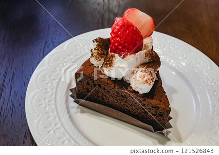 Strawberry chocolate cake 121526843