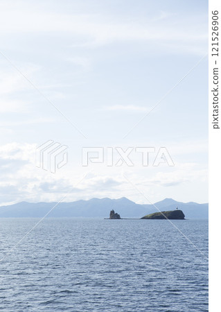 從陸奧灣渡輪眺望台島 從陸奧灣渡輪眺望台島 121526906