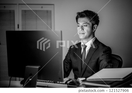 商人在疲憊的時候工作 121527906