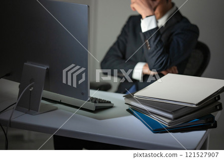 商人在疲憊的時候工作 121527907