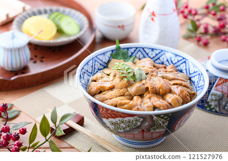 Sea urchin rice bowl made with luxurious high-quality sea urchin 121527976