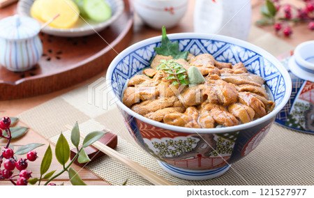 Sea urchin rice bowl made with luxurious high-quality sea urchin 121527977