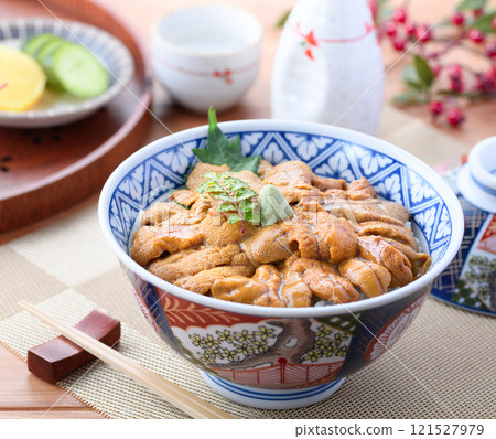 Sea urchin rice bowl made with luxurious high-quality sea urchin 121527979