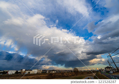 冷氣團 隨冷空氣落到地面的雲 121528287