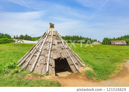 三內丸山遺址、坑民遺址（重建）、世界遺產“北海道及東北北部繩文遺址” 121528829