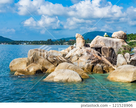 Grandfather and Grandmother Rocks, Hin Ta Hin Yai, in koh Samui island, Thailand 121528906