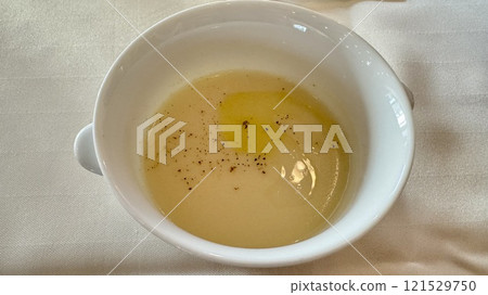 熱騰騰的馬鈴薯濃湯 熱騰騰的馬鈴薯濃湯 121529750