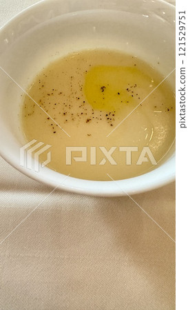 熱騰騰的馬鈴薯濃湯 熱騰騰的馬鈴薯濃湯 121529751