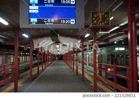 We bring you the charm of Dazaifu Station in photos! A station building that exudes history and atmosphere We bring you the charm of Dazaifu Station in photos! A station building that exudes history and atmosphere 121529851