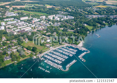 Beautiful aerial view of Geneva, Switzerland 121531547