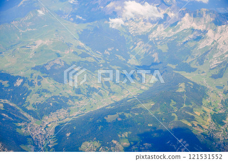 瑞士日內瓦附近美麗的鳥瞰圖 121531552