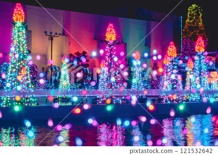 Beautiful illuminations at Tokyo's leisure parks 121532642