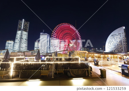 <Kanagawa Prefecture> Yokohama Minato Mirai, office building illuminated at night <Kanagawa Prefecture> Yokohama Minato Mirai, office building illuminated at night 121533259