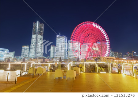 <Kanagawa Prefecture> Yokohama Minato Mirai, office building illuminated at night <Kanagawa Prefecture> Yokohama Minato Mirai, office building illuminated at night 121533276