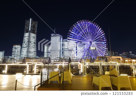 《神奈川縣》橫濱港未來/辦公室燈火通明的夜景 121533283