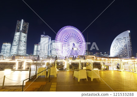 <Kanagawa Prefecture> Yokohama Minato Mirai, office building illuminated at night <Kanagawa Prefecture> Yokohama Minato Mirai, office building illuminated at night 121533288