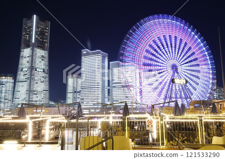 <Kanagawa Prefecture> Yokohama Minato Mirai, office building illuminated at night 121533290