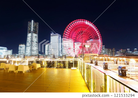 <Kanagawa Prefecture> Yokohama Minato Mirai, office building illuminated at night <Kanagawa Prefecture> Yokohama Minato Mirai, office building illuminated at night 121533294