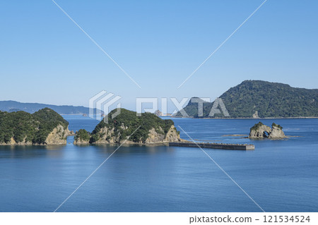 View of the islands of the Nichinan coast from Nangō 121534524